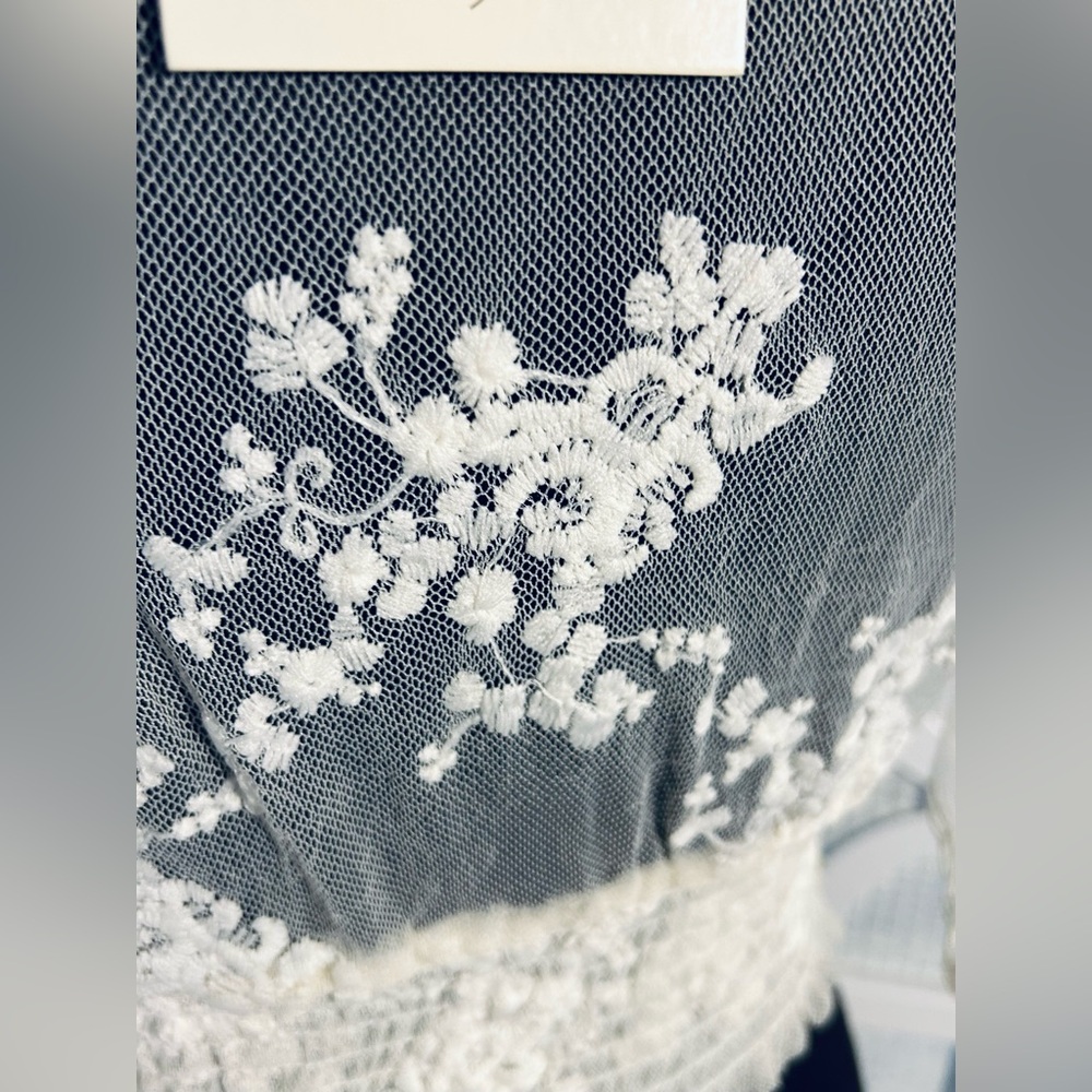 NWT REBELLION SMALL LACE CROP BELL SLEEVES CREAM IVORY V NECK FLORAL BOH… - Picture 10 of 12